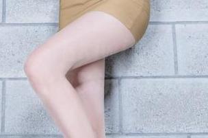 Beautyleg – 看Kiwi的泳装照片时，我脑海里出现了泳池派对的画面