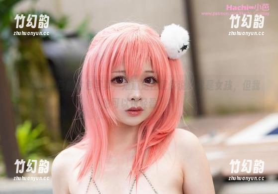 Hachi小芭的白色写真，难道是在跟你说“我是女孩，但我也可以很轻盈”？