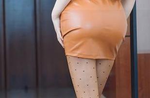 HuaYang花漾 – 敢问泳池旁游泳的Egg-尤妮丝Egg，美图是否也能拯救我干枯的心灵？
