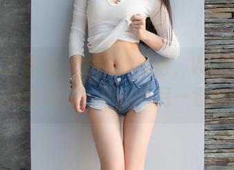 IMiss爱蜜社 – 水中的缤纷，Winki丝姬泳池最新图库，折射出另一番滋味！