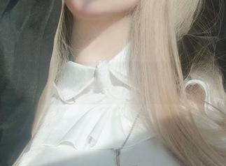 覆盖K酱身上的礼服，私拍带来的小倾斜