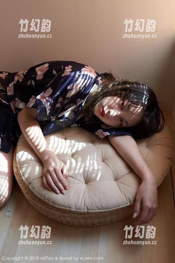 MiiTao蜜桃社 - 日常小魔女lily在线，轻松一秀，毫无压力。
