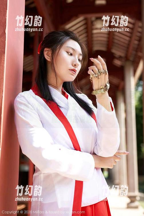MiiTao蜜桃社 - “为什么你穿上比基尼还是那么出色？”谢芷馨Sindy的美图与照片都在说话