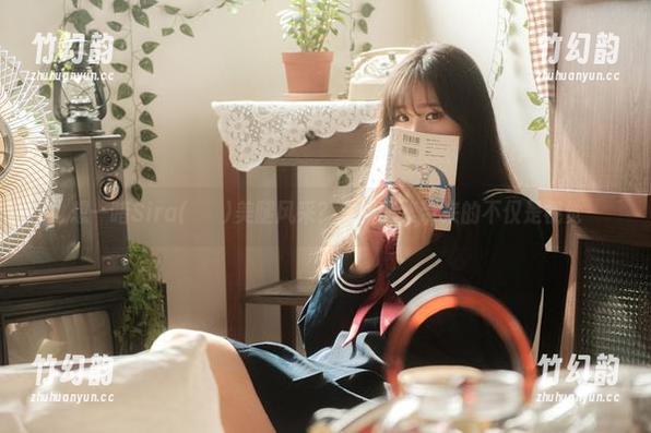 想一睹Sira(시라)美腿风采？定制图集带来的不仅是视觉