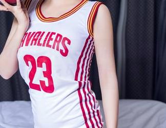 TouTiao头条女神 – 萌琪琪的高跟鞋合集：走路都带风，腿长一米八！