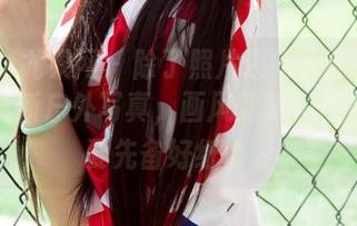UGirls尤果网 – 除了照片还有别的？徐梓伊的最新户外写真，画风清新，但你一定要先备好纸巾。