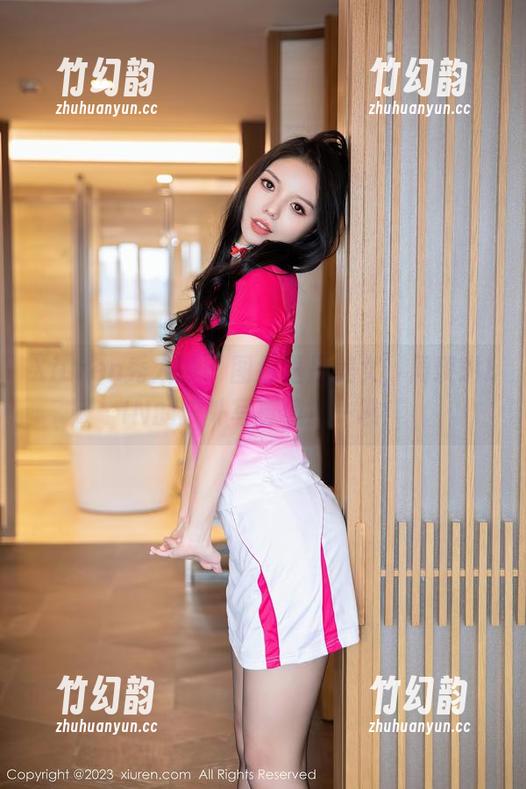 Xiuren秀人网 - 图包里是美女，周琰琳LIN的户外写真值得一瞧！