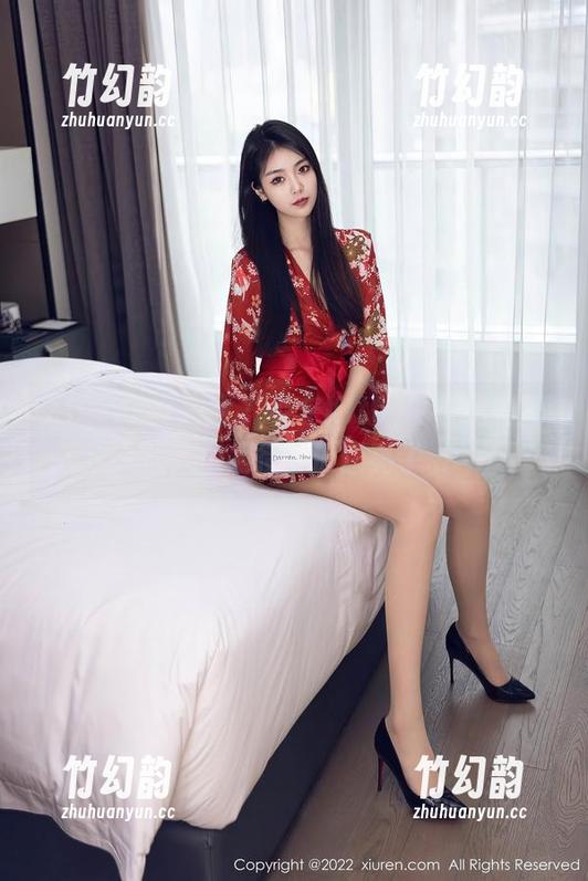 Xiuren秀人网-小夕Kitty Xiuren秀人网 - 小夕Kitty的自拍总是让人很期待,原图亮了...