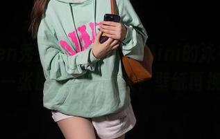 Xiuren秀人网 – 糯美子Mini的泳衣，怎么每一张原图都在撩人？壁纸再换吧！