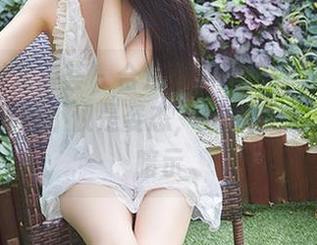 YouMi尤蜜荟 – 合法萝莉的瑜伽大片：图包中藏着的不仅是姿态，还有那点点模糊的暗示