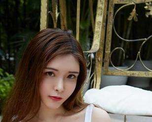 YouWu尤物馆 – 遇见Amrita贞贞的黑丝写真，资源就像打怪升级，根本停不下来！
