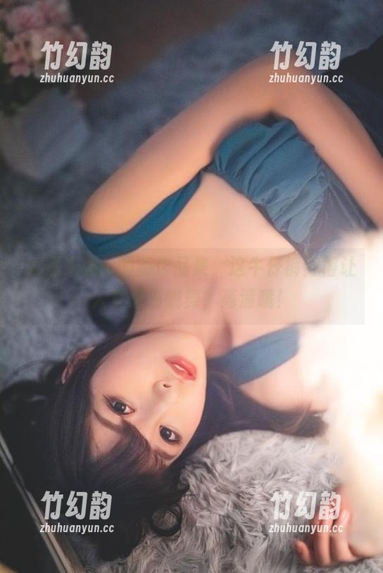 w黑米粥w的新作品集，这牛仔裤穿得让人直想去跳舞，高清哦！