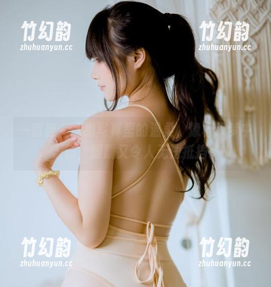 一智智，这组写真里的温柔，像极了梦中人影，朦胧又令人无法抵挡。