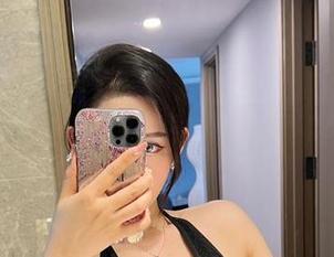 微密圈 – 看不爱笑的赛琳穿吊带全集，全家福再也不能忍受