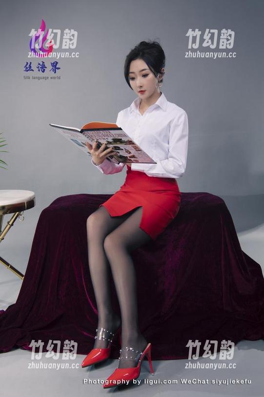 丽柜 - 心心的在线写真时刻：睡衣的舒适妥妥让人想窝着不出来了。