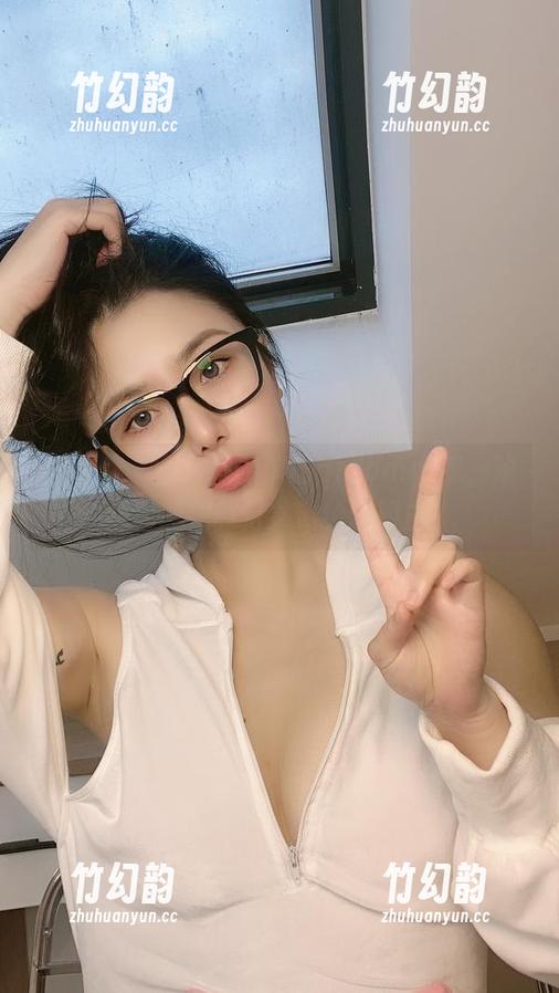 微密圈 - 图片里的俏妞qiaoniuTT，难道真能把雅俗共赏给玩明白？