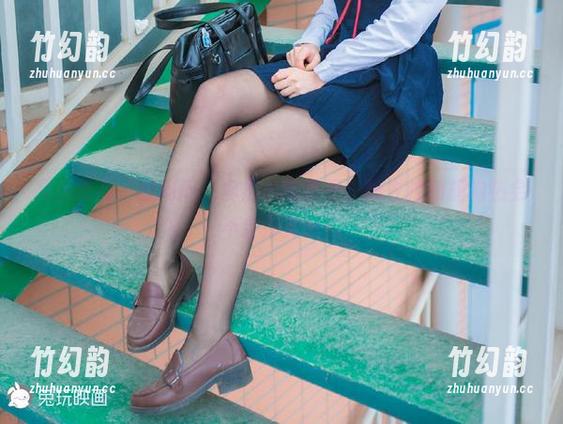 兔玩映画，想问问：你们的图库里，睡衣控和旗袍热会不会打对台？