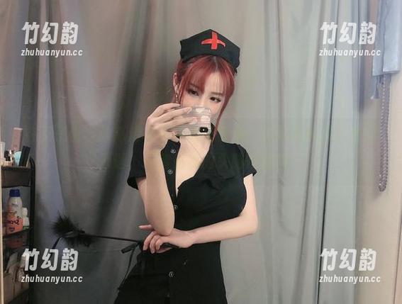 在叉子宝宝的高清杨玉环作品集中，似乎能听到历史的低语，或者是我的头脑在跳舞。