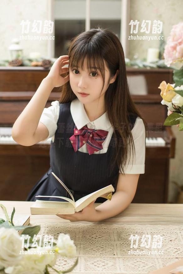 喵糖映画 - 蕾丝穿梭在半半子的全集里，赶紧下载，别让好奇跑了！
