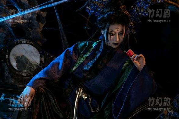 居家作品揭示了奈汐酱Nice的另一面，是的，她也是个爱窝里待着的“人”。