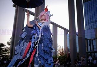 一组震撼的美图，奶狮不咬人女王在这里治理你的审美