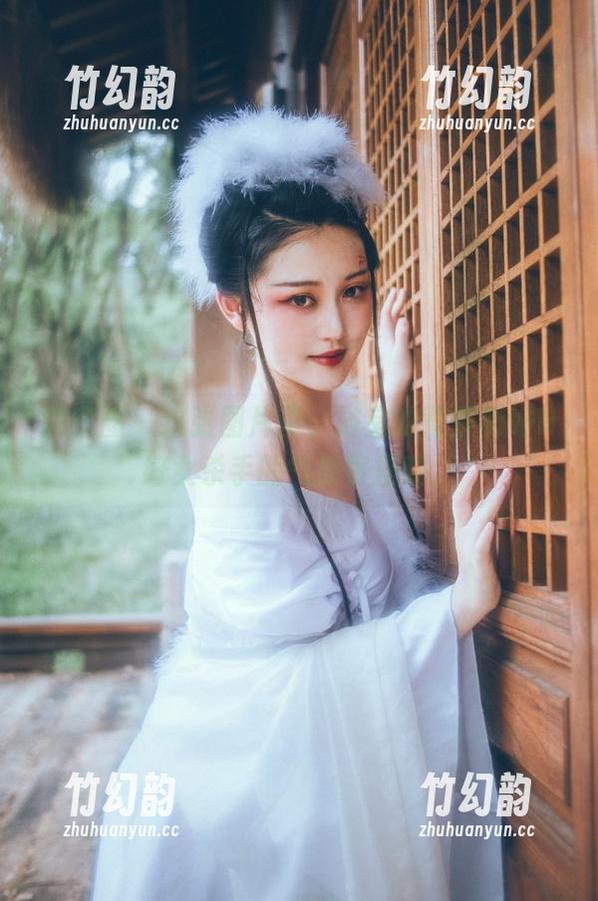 微密圈 - 这张图片里，浴室的背景和好H好女杀手的气质好搭啊。