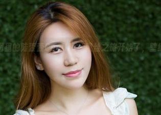 尤物馆 – 原图里的陆萱萱Cecilia，黑丝之旅开始了，壁纸还得再看一眼。