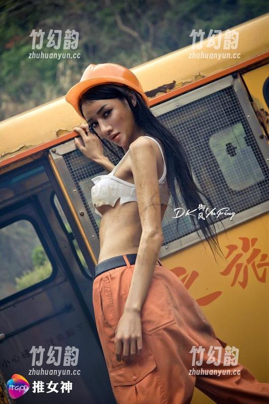推女神 - Cheryl青树的毛衣套图，有种让人翻来的冲动，憨态可掬