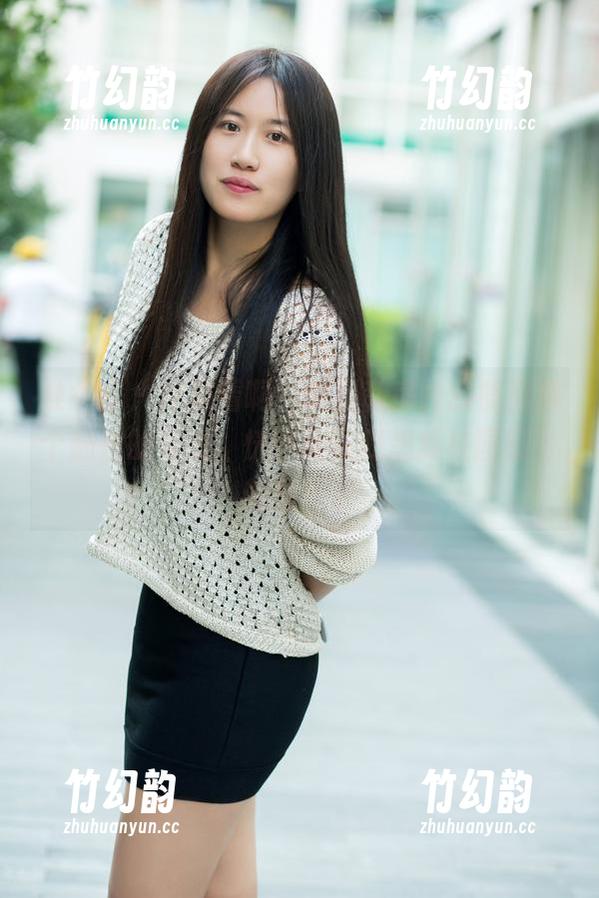 推女郎 - 快来看啊，吻熙私房校服照里那个随性的姿态，恍惚间让我想起校园乱飞的日子。