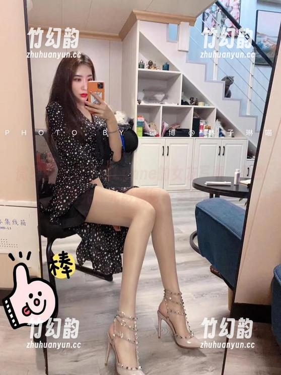 微密圈 - 林子喵Lynne的女友写真，果然无圣光，光影藏得一手好戏！
