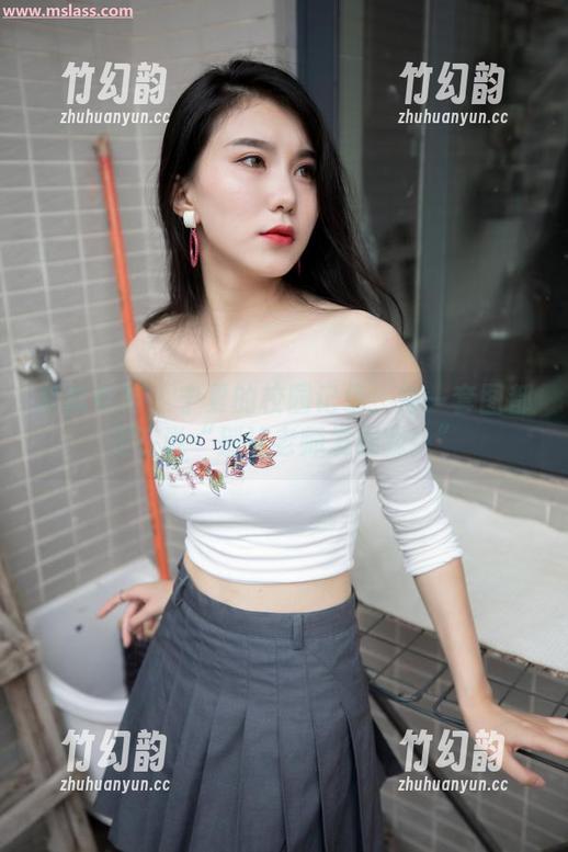 梦丝女神 - 宁夏的校园记录：每一套图都是在说“别让老师发现我！”
