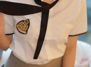 模范学院 – 当大美妞儿遇上眼镜，产生了不期而遇的火花，免费的原图来分享给你们！