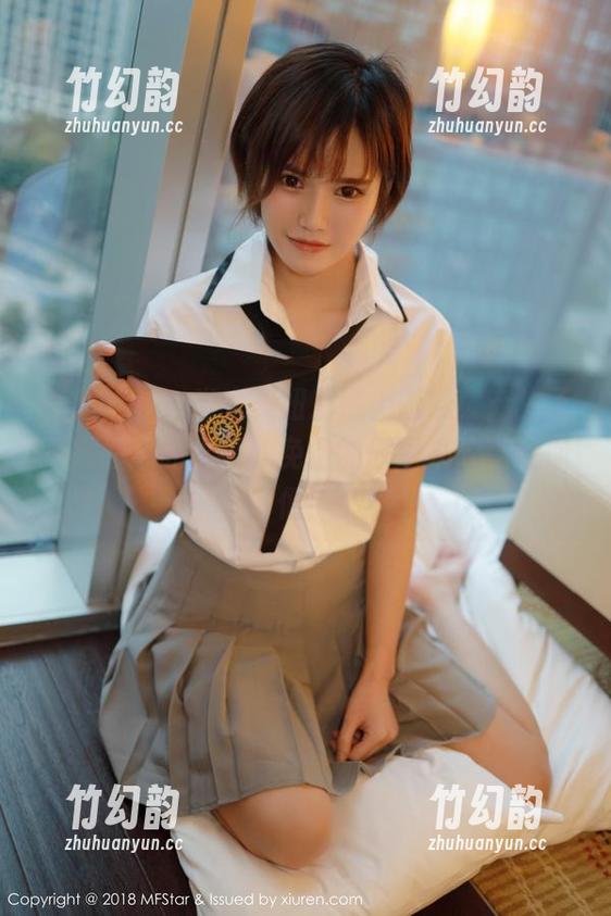 模范学院 - 当大美妞儿遇上眼镜，产生了不期而遇的火花，免费的原图来分享给你们！