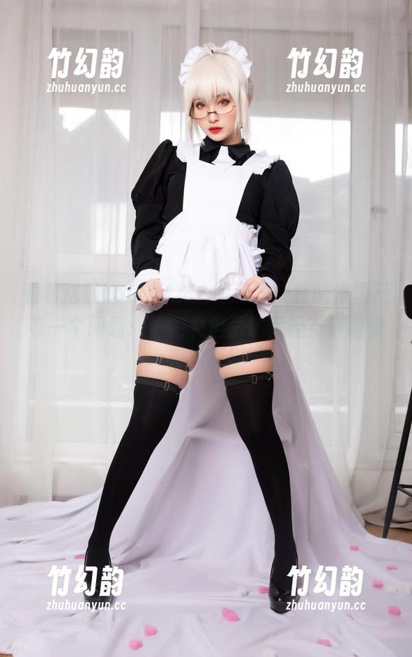 看着洛璃LoLiSAMA的和服，我脑海里只有一个问题：她的衣柜是矿藏吗？资源快来挖啊！