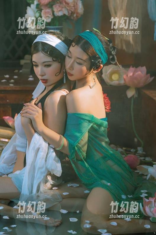 图片中飘荡的旗袍裙角，噢，原图真让人想置身于那画面里，海克斯科技小蛋糕的妙思绝了。