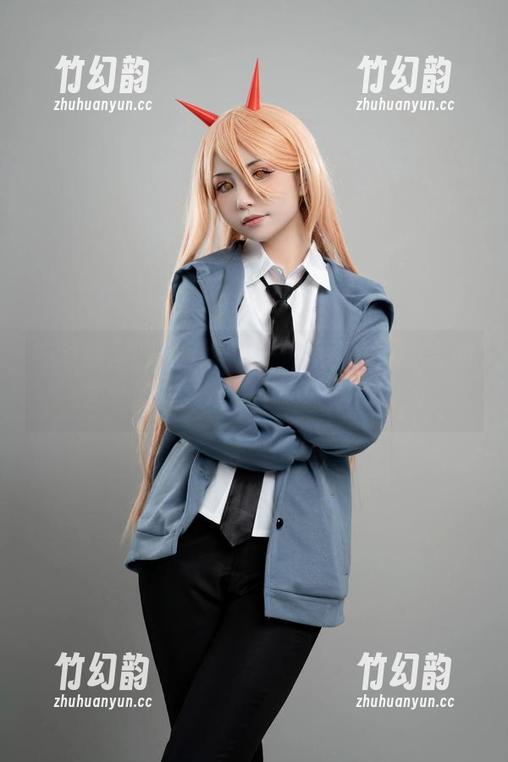 猫耳狐尾的完美搭配，爆机少女喵小吉的狐妖写真，不拍那个就是浪费！