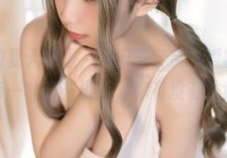 最新的夏天放送，猫田圣奈奈“爱宕泳装”的每一寸都在说话，你有没有注意到？