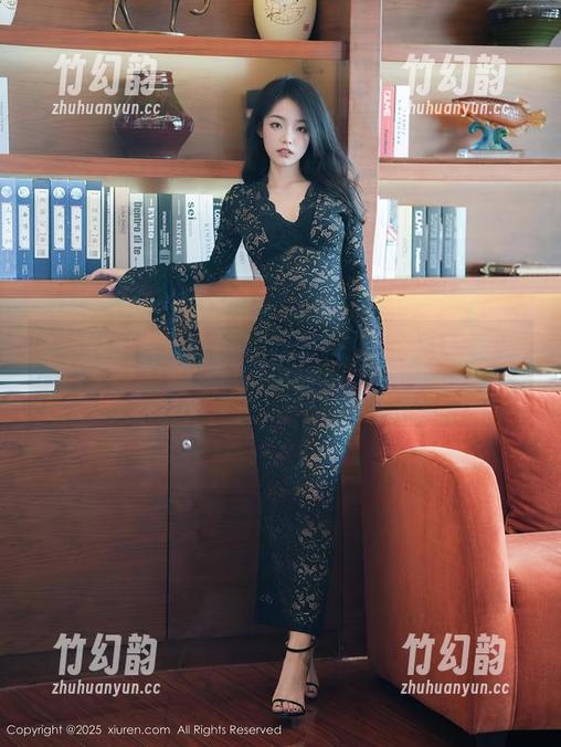 秀人网-sophie余冰 秀人网 - sophie余冰,浴室图集下载:在水下一呼一吸都那么妙