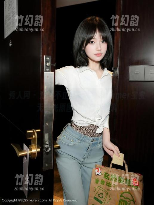 秀人网 - 浴缸不止是玩水，summer宝宝无圣光原图下的自然调调