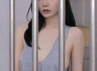 秀人网 – 免费来看叶籽亿的户外作品，喜欢的话记得给个赞哦！