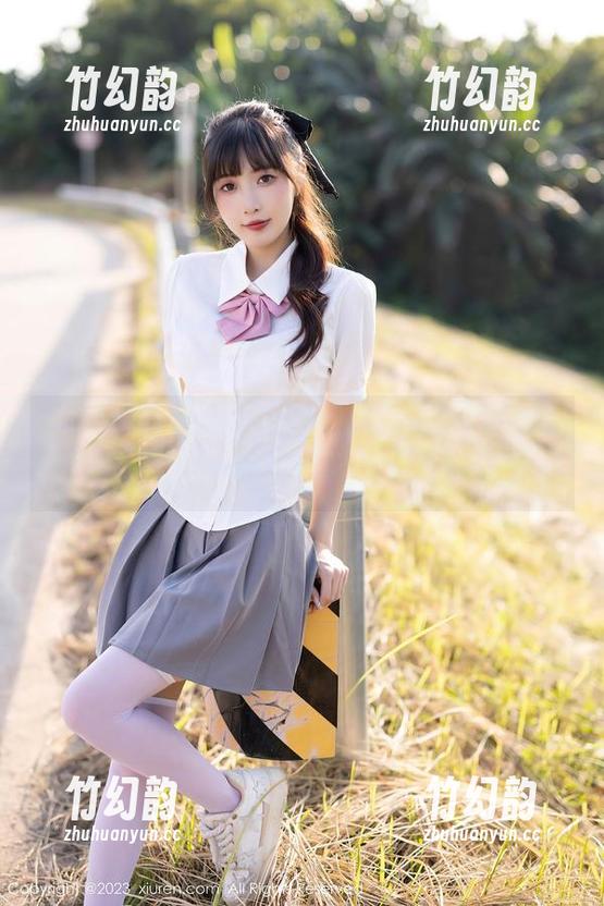 秀人网 - 妙可可Cheese校服写真：绑带、褶皱，纷纷扰扰的青春气息扑面而来！