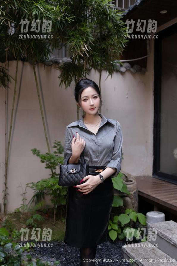 秀人网 - 纯白的图片更新里，宋愉愉的款式也能给人一种随时会撞到墙的强烈现实感。