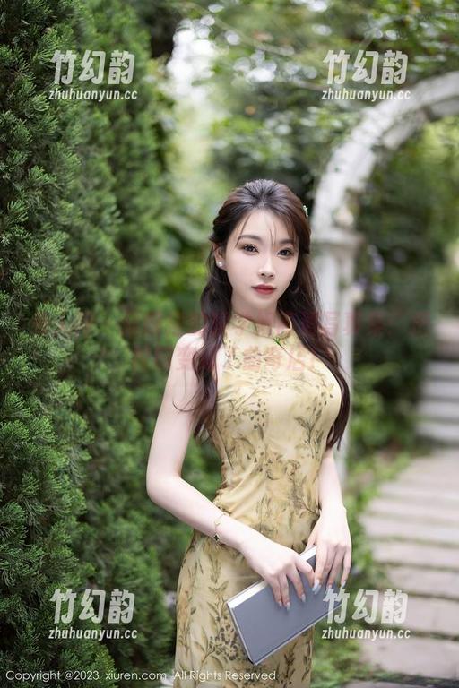 秀人网-瑶啊摇的瑶 秀人网 - 瑶啊摇的瑶学姐高清写真集:把校园变成了曲奇店!