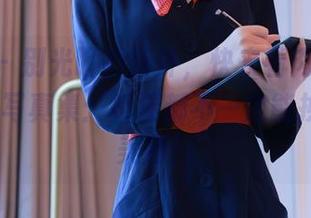 秀人网 – 别光盯着窗外，快来看肉晴MINI的空姐写真集：机票都不一定能换来这种美丽！