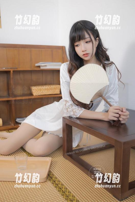 紧急企划-小恩 紧急企划 - 套图里的礼服,小恩居然还让我想到了一场迷失在童话里的冒险,真是有意思。