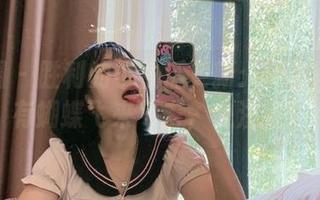 微密圈 – 胜利的小生活更新：黑丝图集中有蝴蝶飞来飞去，快注意！