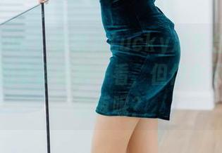 花漾show – 唐婉儿Lucky泳衣合集，水波荡漾的身姿值得一看，但你会不会流连忘返呢？