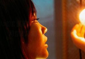 蜜桃社 – Rola的套图里的她，真不用依赖房间里的LED条，只用自然之美完成女神的转变！