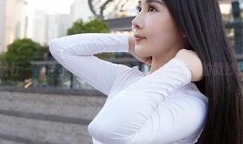 蜜桃社 – 黑色不止于酷，初月高清作品里的微妙转折