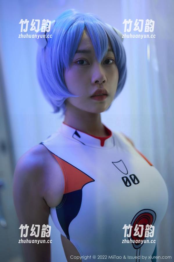 蜜桃社 - 职业装in秀场，美女美绪的写真图集：从此不怕进会议室了！